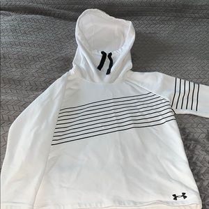 White Under Armour sweatshirt with baggy hood/neck
